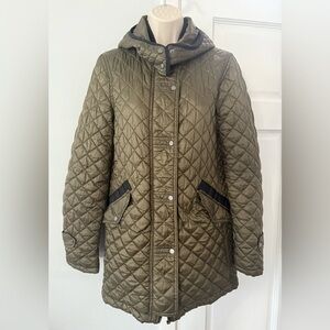 Zara Quilted Khaki Puffer Coat
*** Gently used.